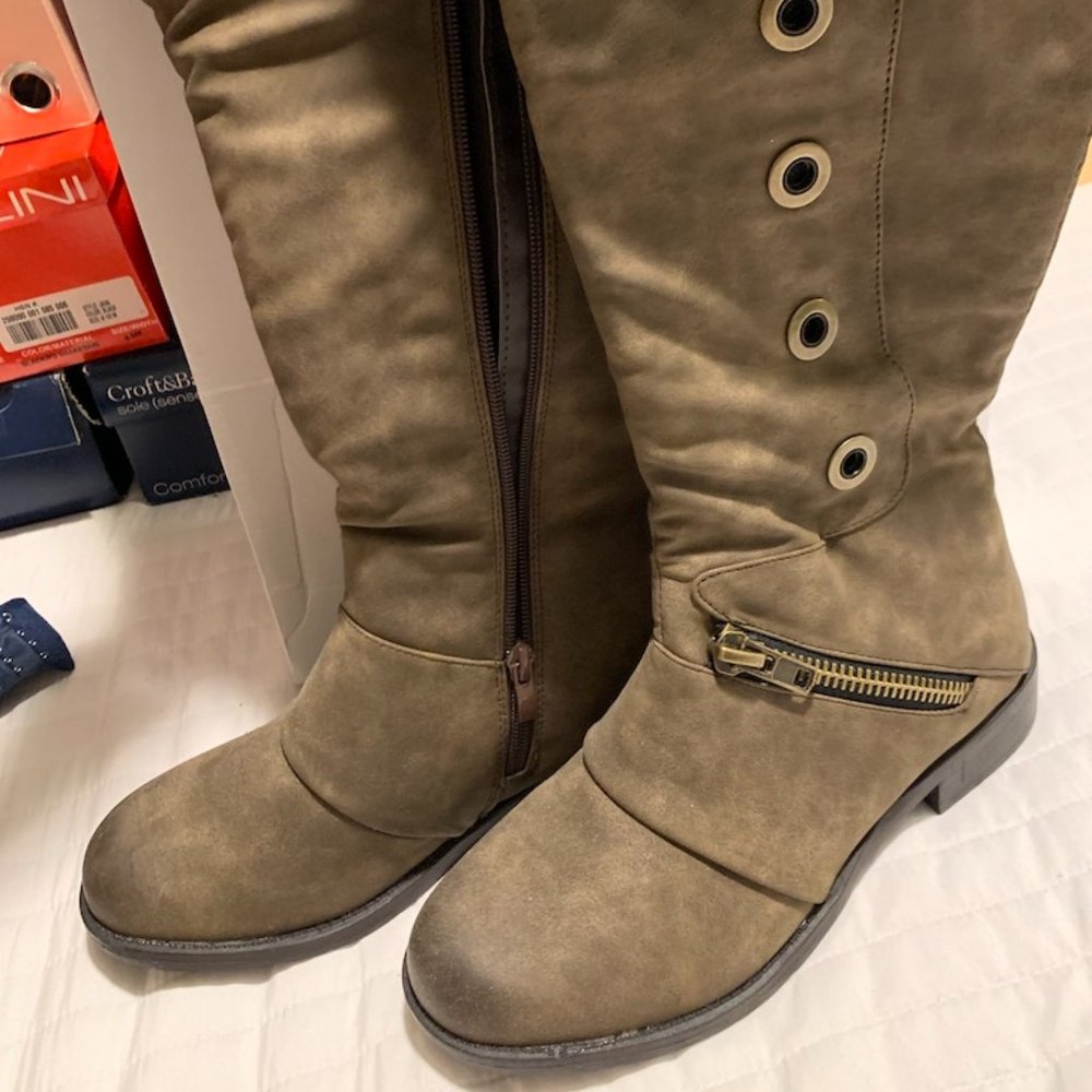 NIB Brown Vegan Leather Boots size 8